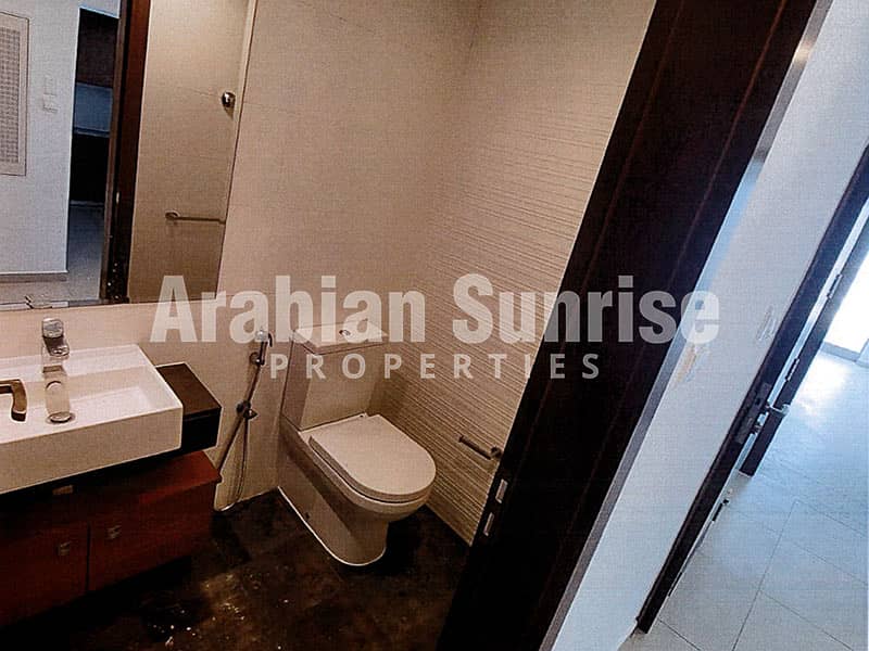 7 Gate Tower 3 -1BR-3213- bath. jpg
