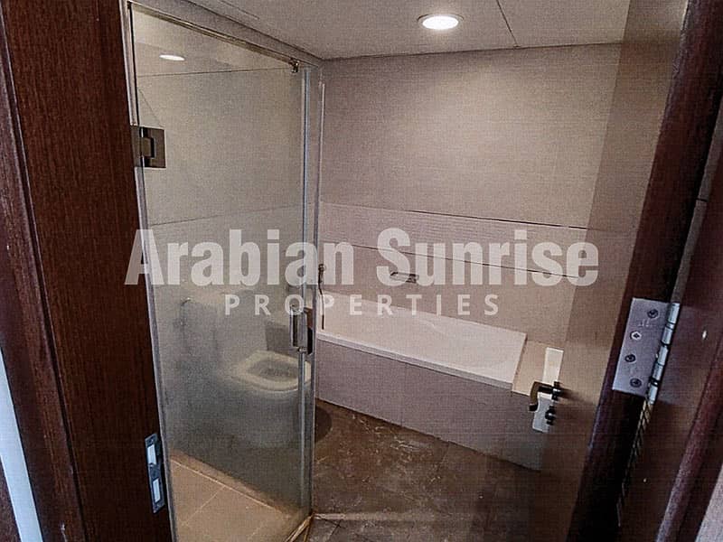 8 Gate Tower 3 -1BR-3213- bath1. jpg