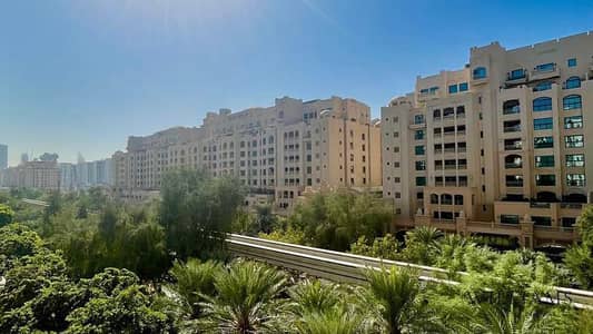 2 Bedroom Flat for Sale in Palm Jumeirah, Dubai - VACANT JULY | PARK VIEWS | CLOSE TO MALL