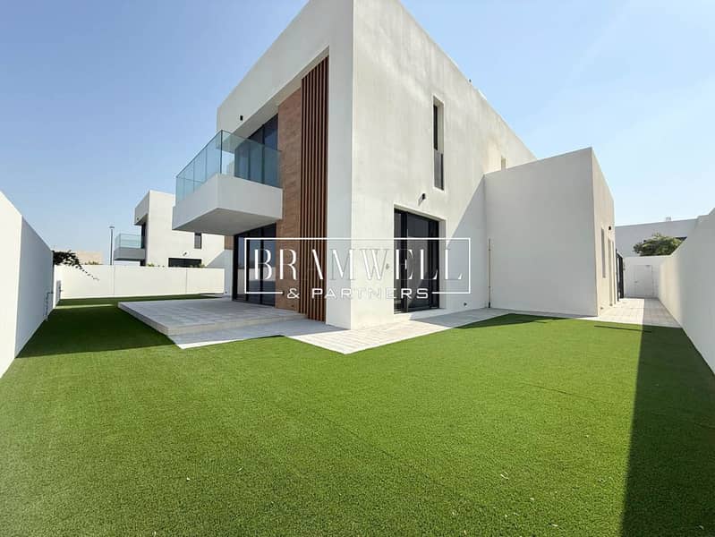 Massive Brand New Villa - 5 Bedroom- Study Room! Massive Brand New Villa - 5 Bedroom- Study Room!
