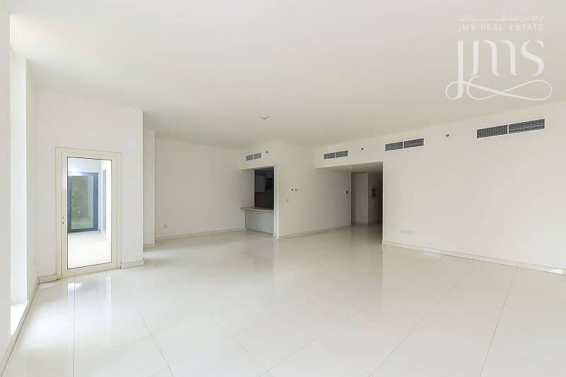 2 Livingroom2. jpg