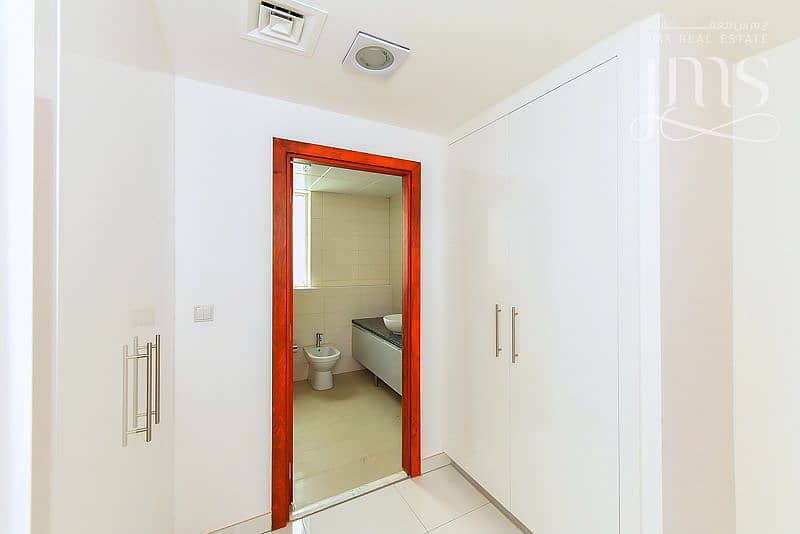 13 Closet1. jpg
