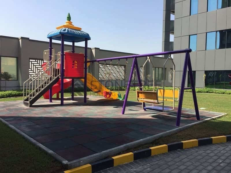 20 kids play area EXECUTIVE bay 1007. jpg