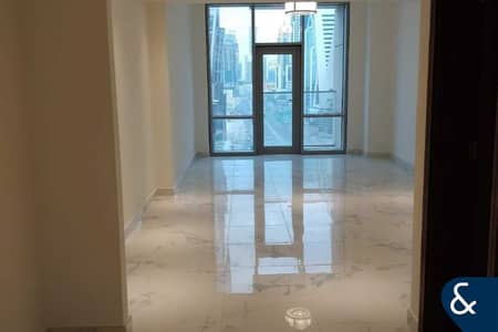 1 Bedroom Flat for Sale in Business Bay, Dubai - Closed Kitchen| Canal View| Largest Layout