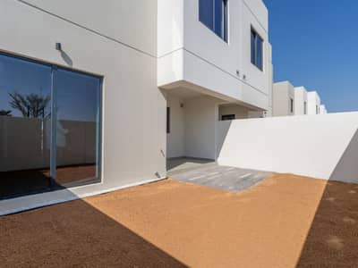 3 Bedroom Townhouse for Sale in Yas Island, Abu Dhabi - Corner Townhouse | Single Row | Maids Room