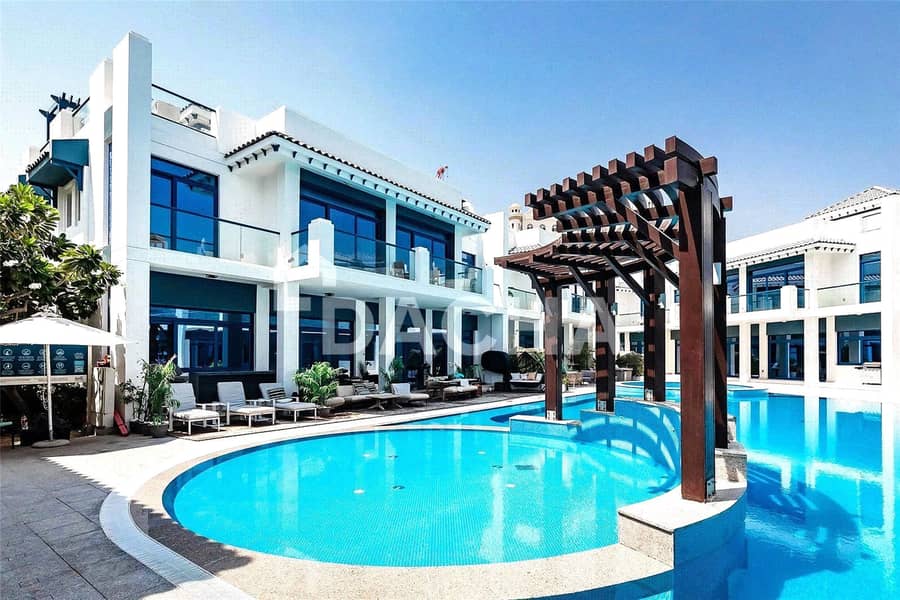 New Listing | Pool View | Corner Villa | Vacant New Listing | Pool View | Corner Villa | Vacant