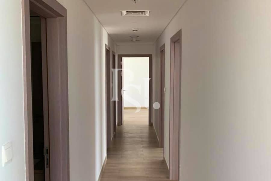 7 3BRM-Plus-Maid-Waters-Edge-Yas-Island-BUA-1515-SQFT-Abu-Dhabi-UAE (14). jpg