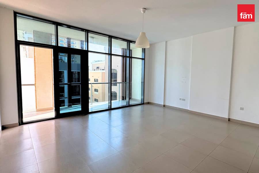 Huge layout | Close to canal, metro | High floor Huge layout | Close to canal, metro | High floor