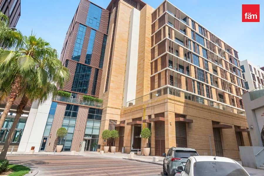 Close to metro | High floor | Spacious layout Close to metro | High floor | Spacious layout