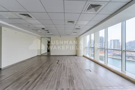 Office for Rent in Business Bay, Dubai - Fully Fitted Office | Prime Location | DED License