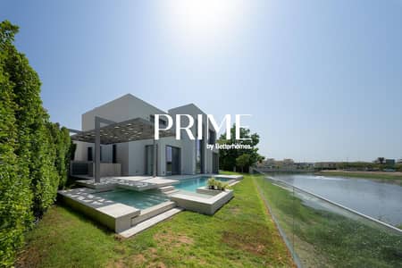 4 Bedroom Villa for Sale in Jumeirah Islands, Dubai - Fully upgraded | Vacant | Lake views | Furnished