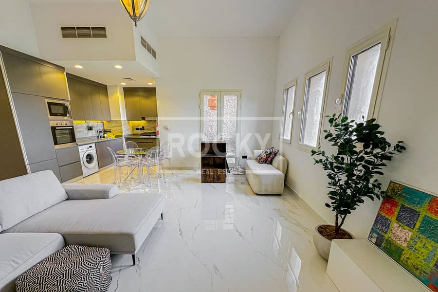 Upgraded | Furnished | Chiller Free | Vacant Upgraded | Furnished | Chiller Free | Vacant