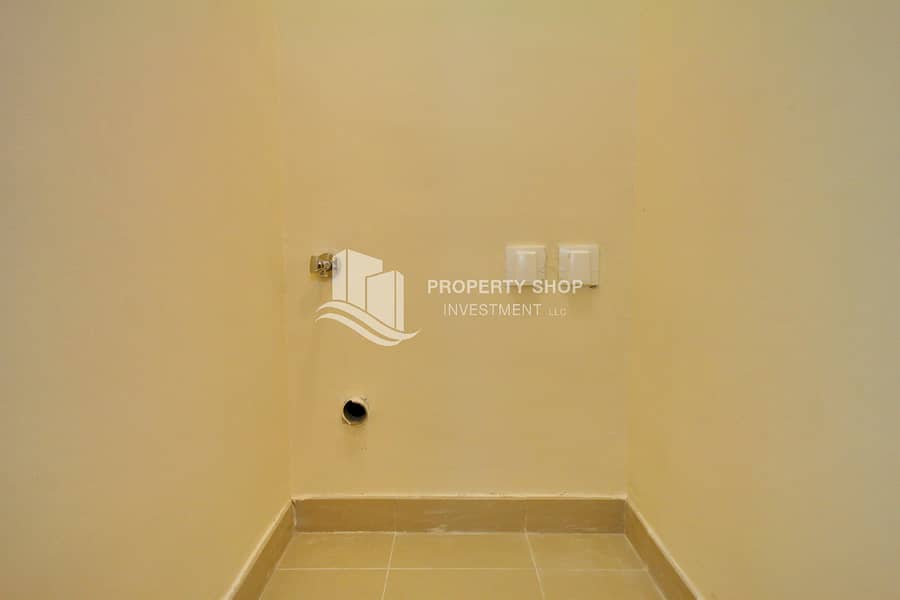 11 3-bedroom-apartment-al-reem-island-shams-abu-dhabi-gate-tower-laundry-area. JPG