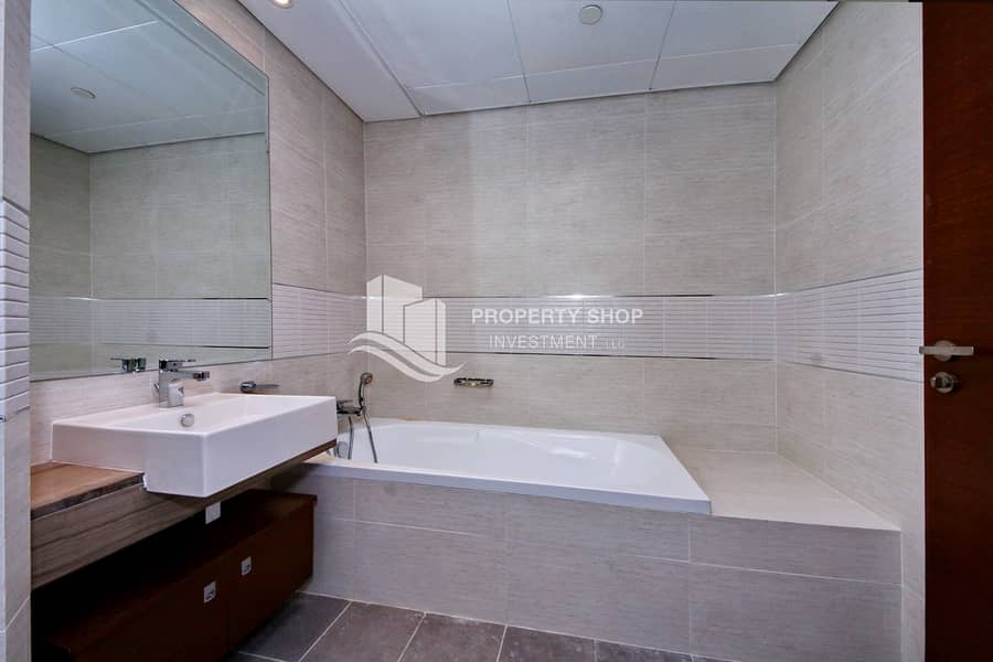 15 3-bedroom-apartment-al-reem-island-shams-abu-dhabi-gate-tower-bathroom-3. JPG