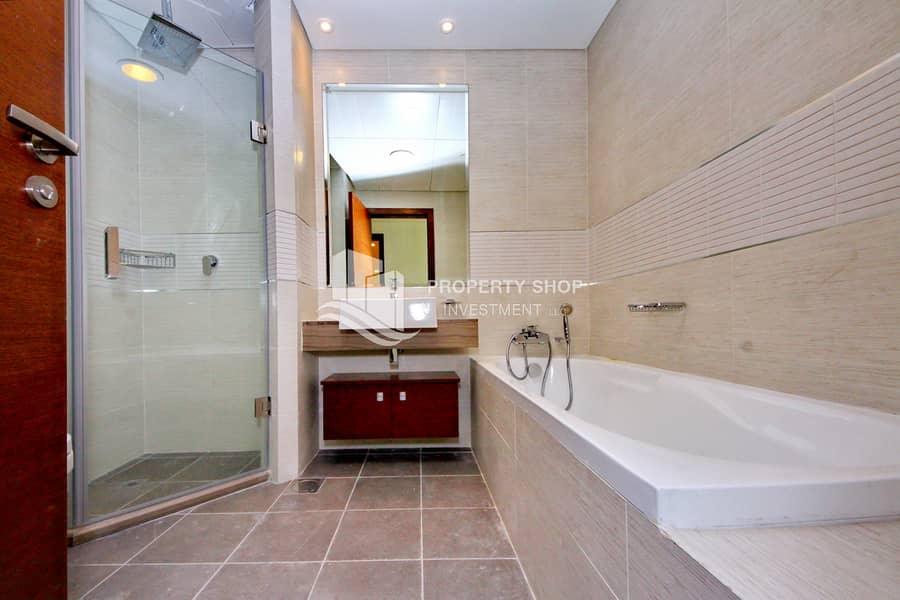 16 3-bedroom-apartment-al-reem-island-shams-abu-dhabi-gate-tower-bathroom-2. JPG
