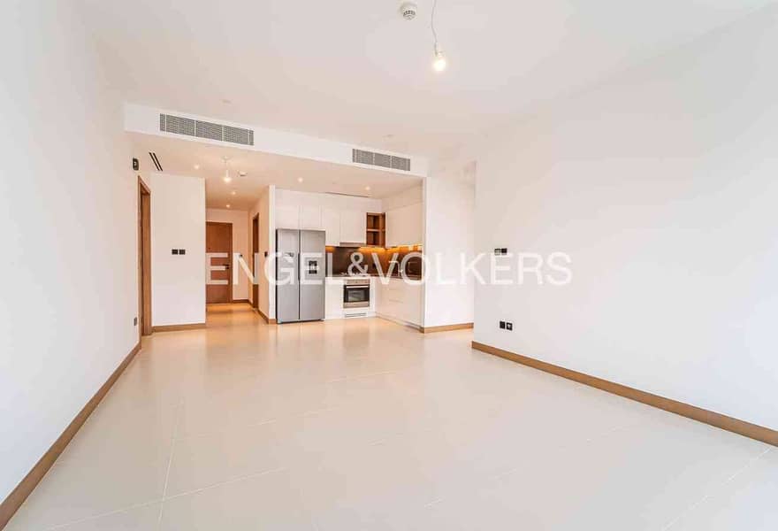 Available Now > Very Spacious > High Floor Available Now > Very Spacious > High Floor