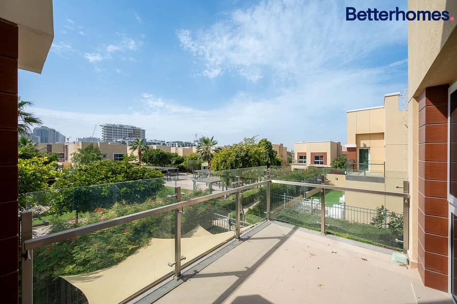 Vacant | Excellent Location | Close to Pool Vacant | Excellent Location | Close to Pool