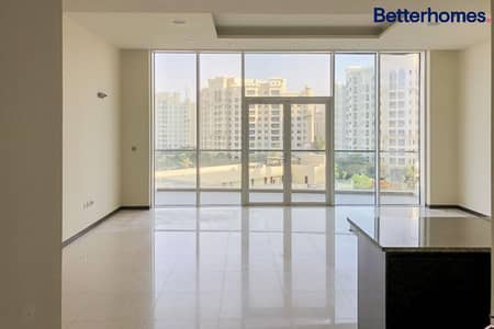 1 Bedroom Apartment for Rent in Palm Jumeirah, Dubai - Large Layout | Beach Access | Available Now