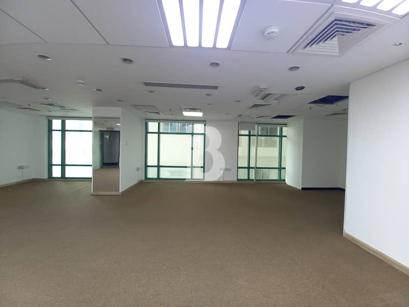 位于柯尼契路 的写字楼 146995 AED - 11057449 位于柯尼契路 的写字楼 146995 AED - 11057449