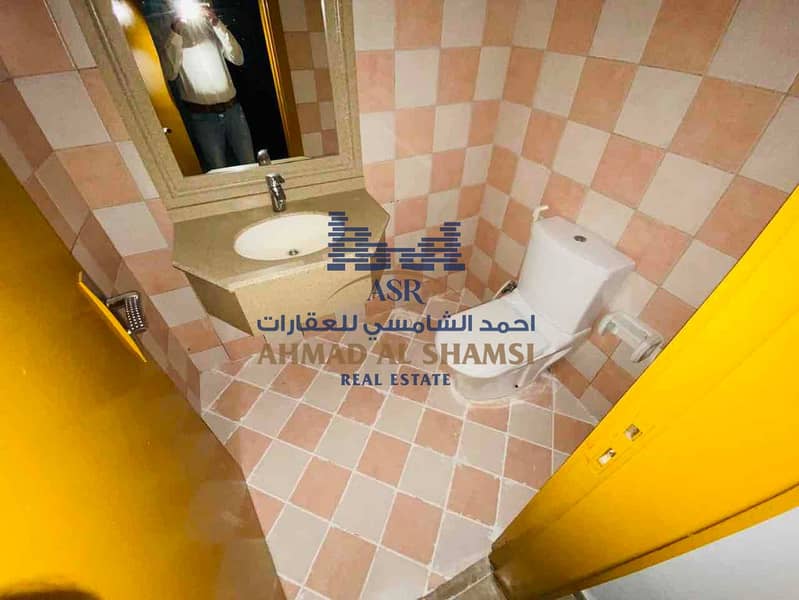 10 5fee792d-37d6-4e83-bbae-85cdb098e39a. jpg
