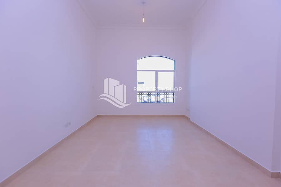 3 1-bedroom-apartment-abu-dhabi-yas-island-ansam-tower-3-living-area. JPG