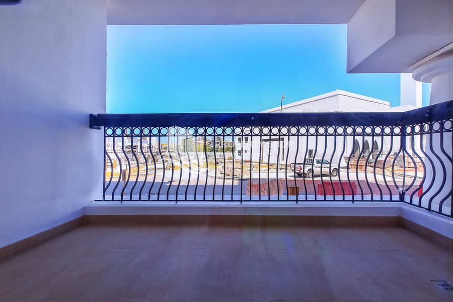 4 1-bedroom-apartment-abu-dhabi-yas-island-ansam-tower-3-balcony. JPG