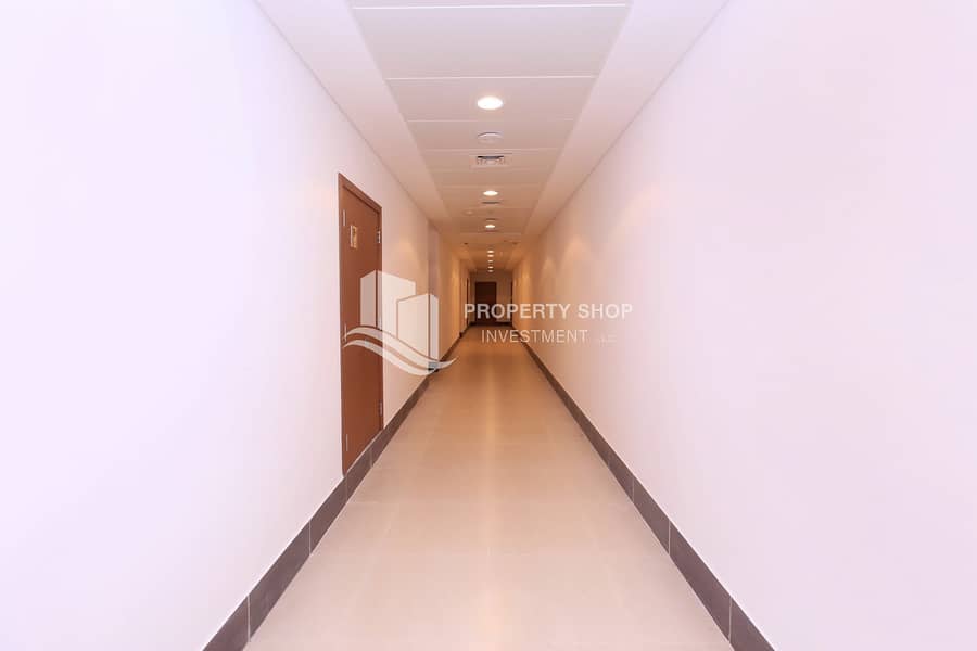 12 1-bedroom-apartment-abu-dhabi-yas-island-ansam-tower-3-hallway 1. JPG