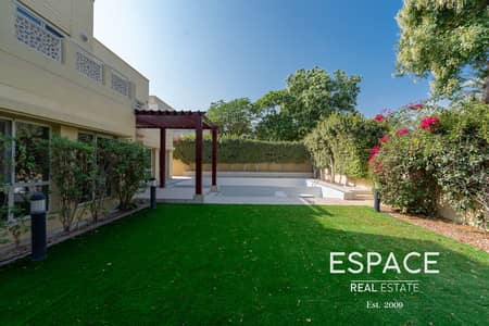 5 Bedroom Villa for Rent in The Meadows, Dubai - Fully Upgraded | Pool | New Bathrooms