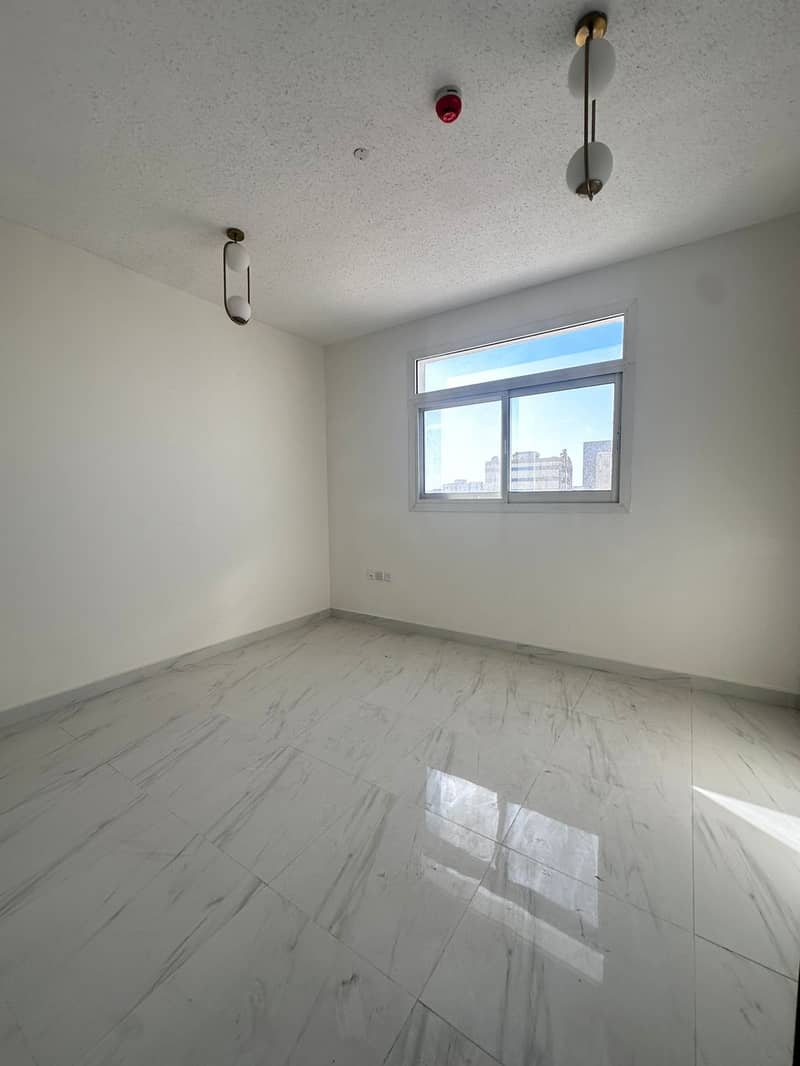 The Most Luxurious Three Rooms And A Spacious Hall Comfortable Design aslasm-likam-dosto-xauusd-gold-market-close-hai-yani-kai-banda-hai