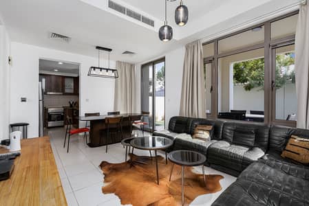 3 Bedroom Villa for Rent in Reem, Dubai - Living room. JPG