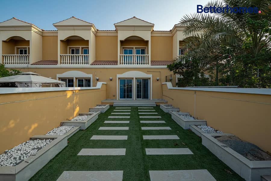 位于朱美拉三角小镇(JVT),JVT第8区,8N区 2 卧室的联排别墅 2900000 AED - 11066854 位于朱美拉三角小镇(JVT),JVT第8区,8N区 2 卧室的联排别墅 2900000 AED - 11066854