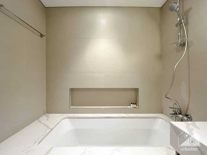 26 Creek 506 -Master Room -7. jpg