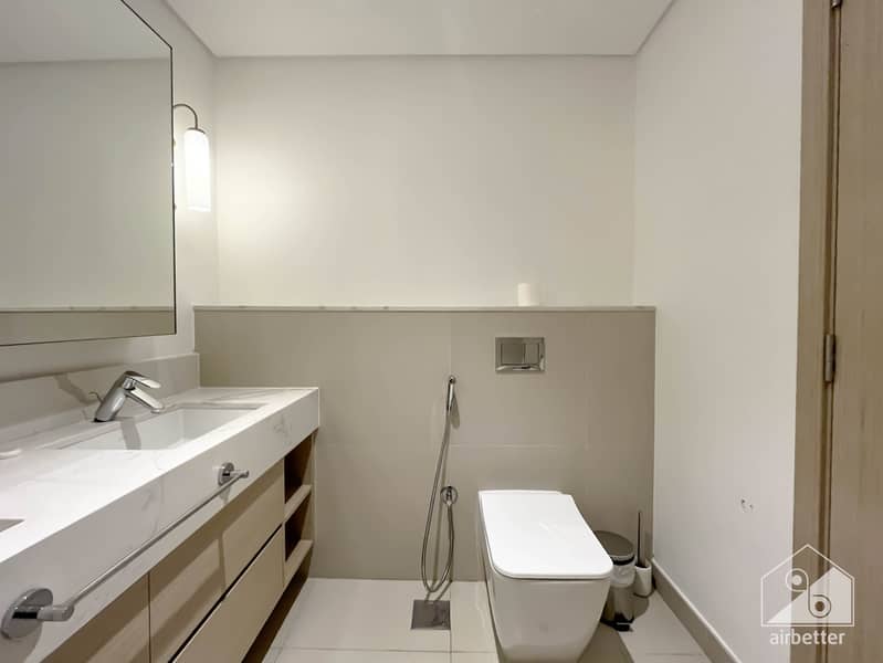 28 Creek 506 -Master Room -9. jpg
