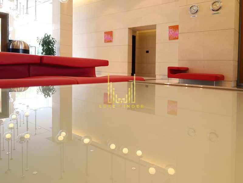 11 Indoor Seating. jpg
