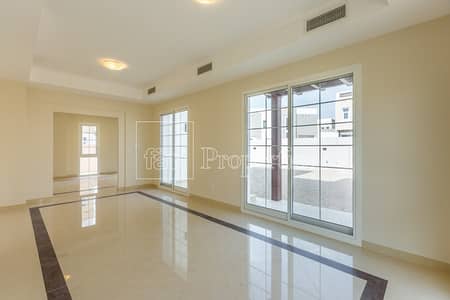 Landscaped 3BR Villa Available Mid October Landscaped 3BR Villa Available Mid October