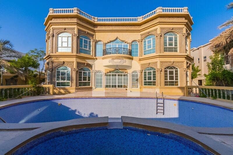 Huge & elegant 4 BR Villa in Al Barsha 2