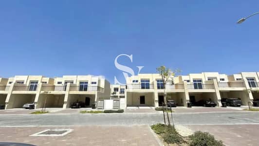 3 Bedroom Townhouse for Sale in DAMAC Hills 2 (Akoya by DAMAC), Dubai - Close to Amenities | Middle Unit | Investor Deal