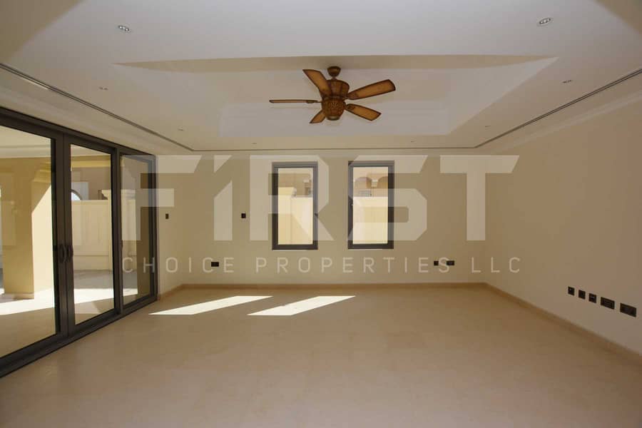 8 Internal Photo of 4 Bedroom Villa in Saadiyat Beach Villas Saadiyat Island Abu Dhabi UAE (7). jpg