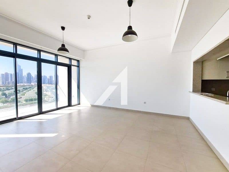 Lake and Emirates Hills View| Vacant 6th of April Lake and Emirates Hills View| Vacant 6th of April
