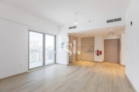 1 Bedroom Apartment for Sale in Yas Island, Abu Dhabi - water-edge-yas-island-abu-dhbai-living-area_(2). JPG