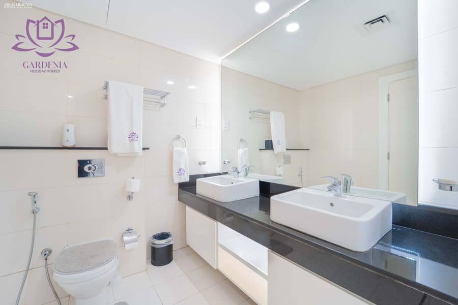 16 Bath 1 1. jpg
