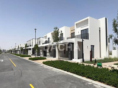 4 Bedroom Villa for Sale in Dubai South, Dubai - Single Row | GENUINE  | Corner Unit