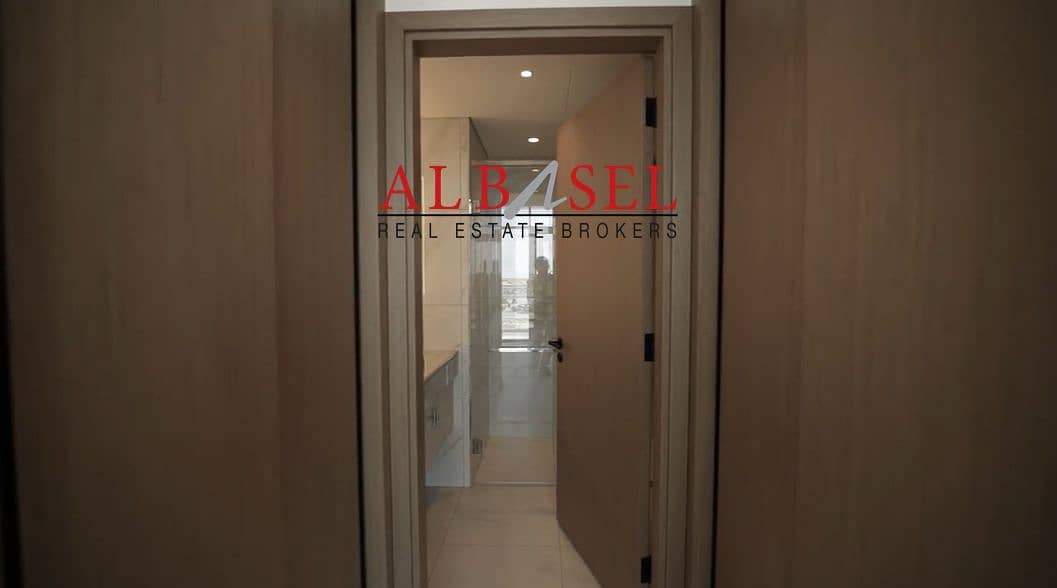 10 VENICE2BHK6. png