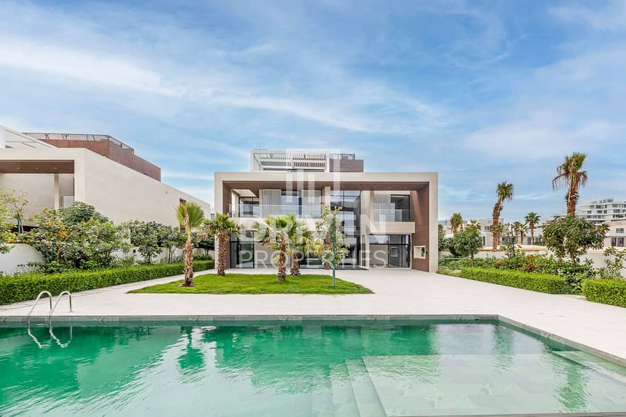 Corner Unit | Largest Plot | Luxurious Villa Corner Unit | Largest Plot | Luxurious Villa
