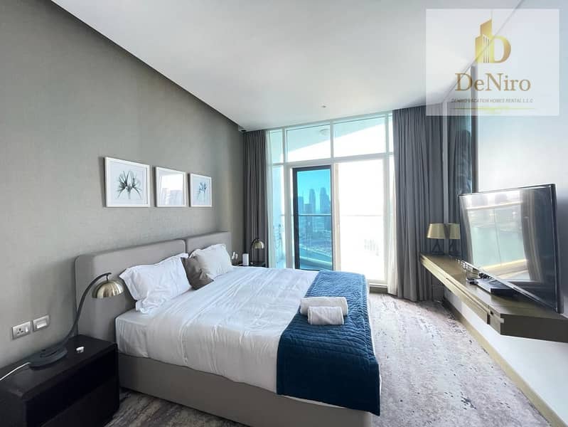 stunning canal view- Two Balconies – Book now - Image 9