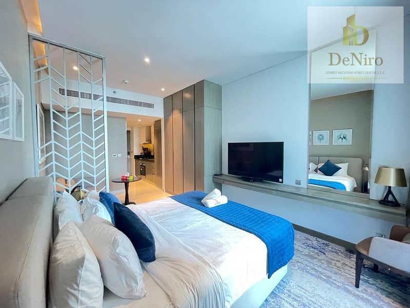 stunning canal view- Two Balconies – Book now - Image 10