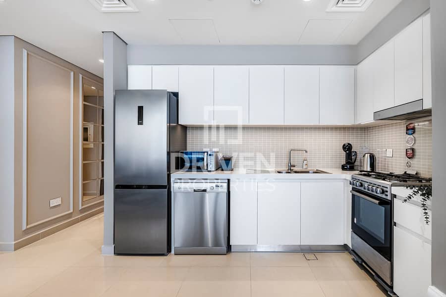 Exclusive | Fully Furnished | Stunning Sea View - Image 8