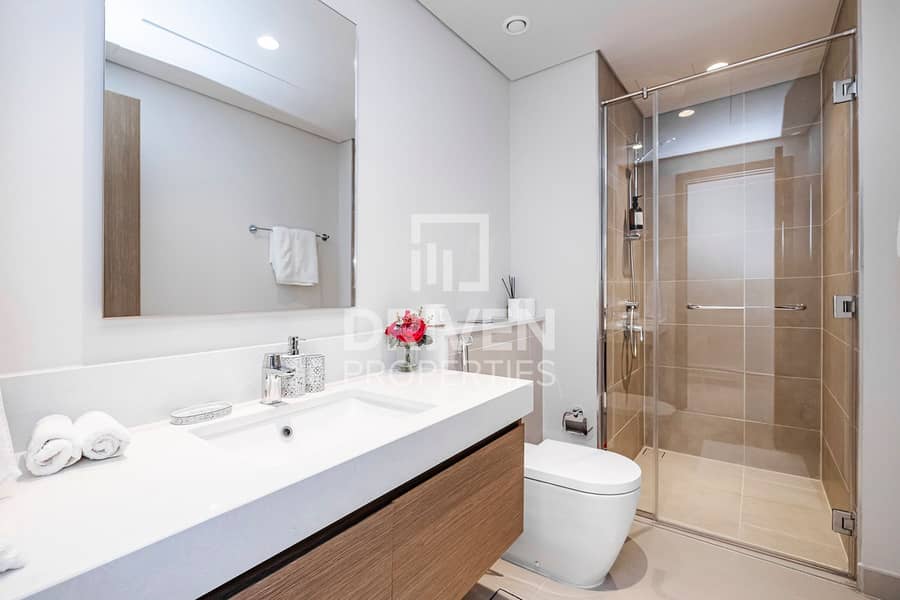 Exclusive | Fully Furnished | Stunning Sea View - Image 12