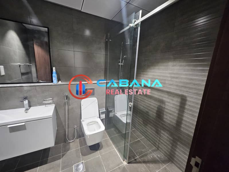 8 Bathroom. jpeg