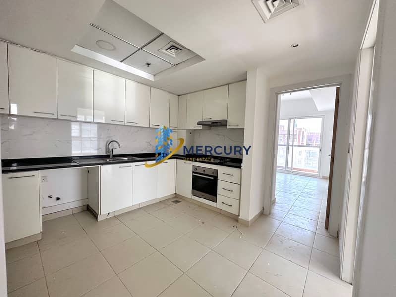 5 oxford-building-jvc-mercury-0555800213-rent-7. JPG